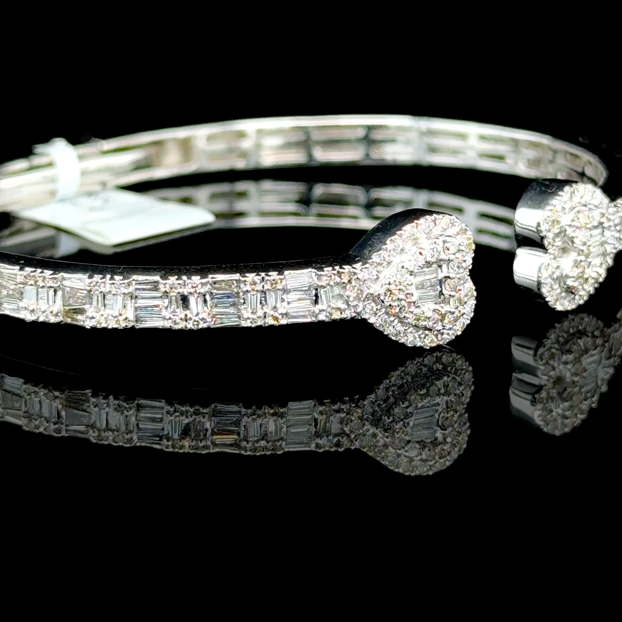 10K White Gold Diamond Heart Bangle (1.83ct)