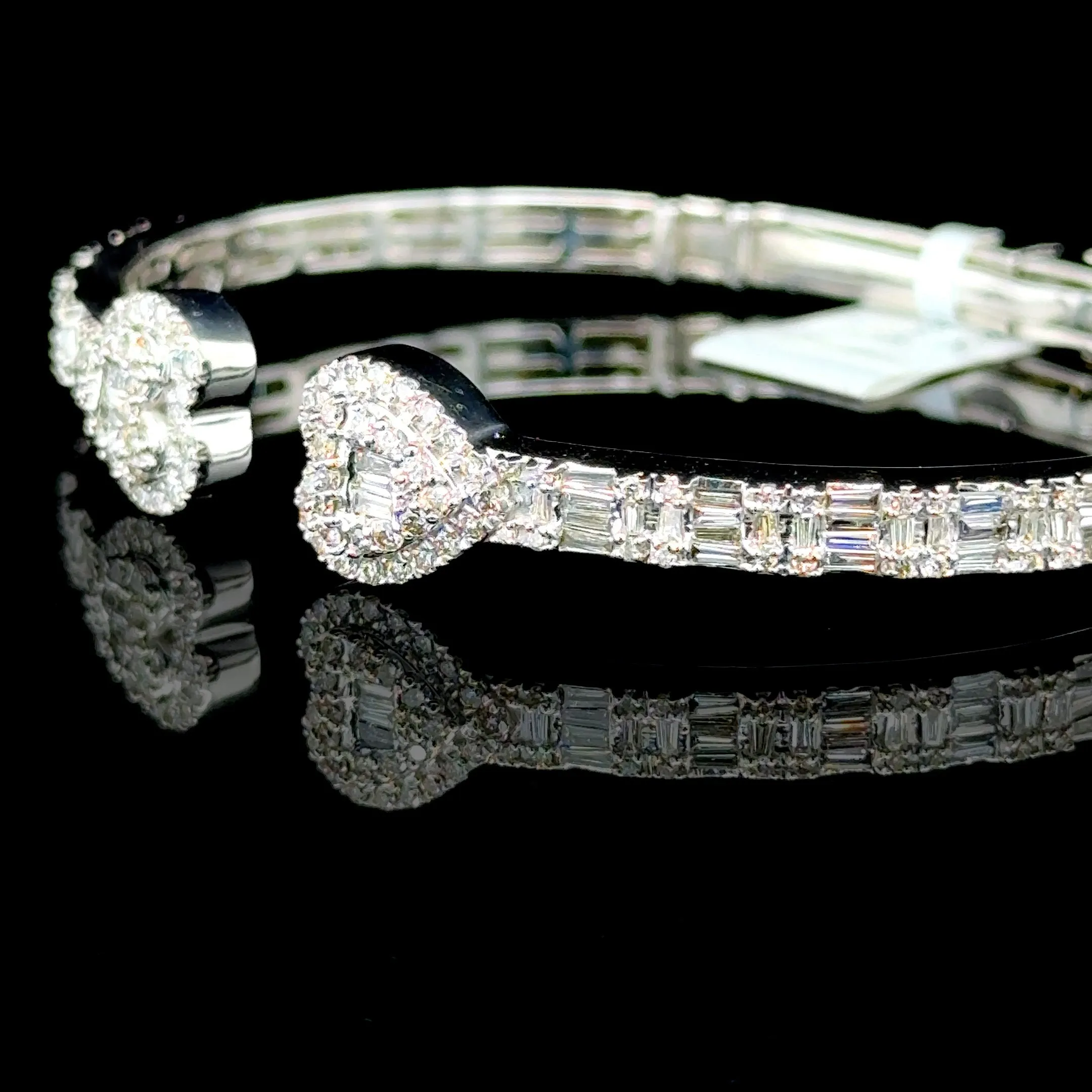 10K White Gold Diamond Heart Bangle (1.83ct)