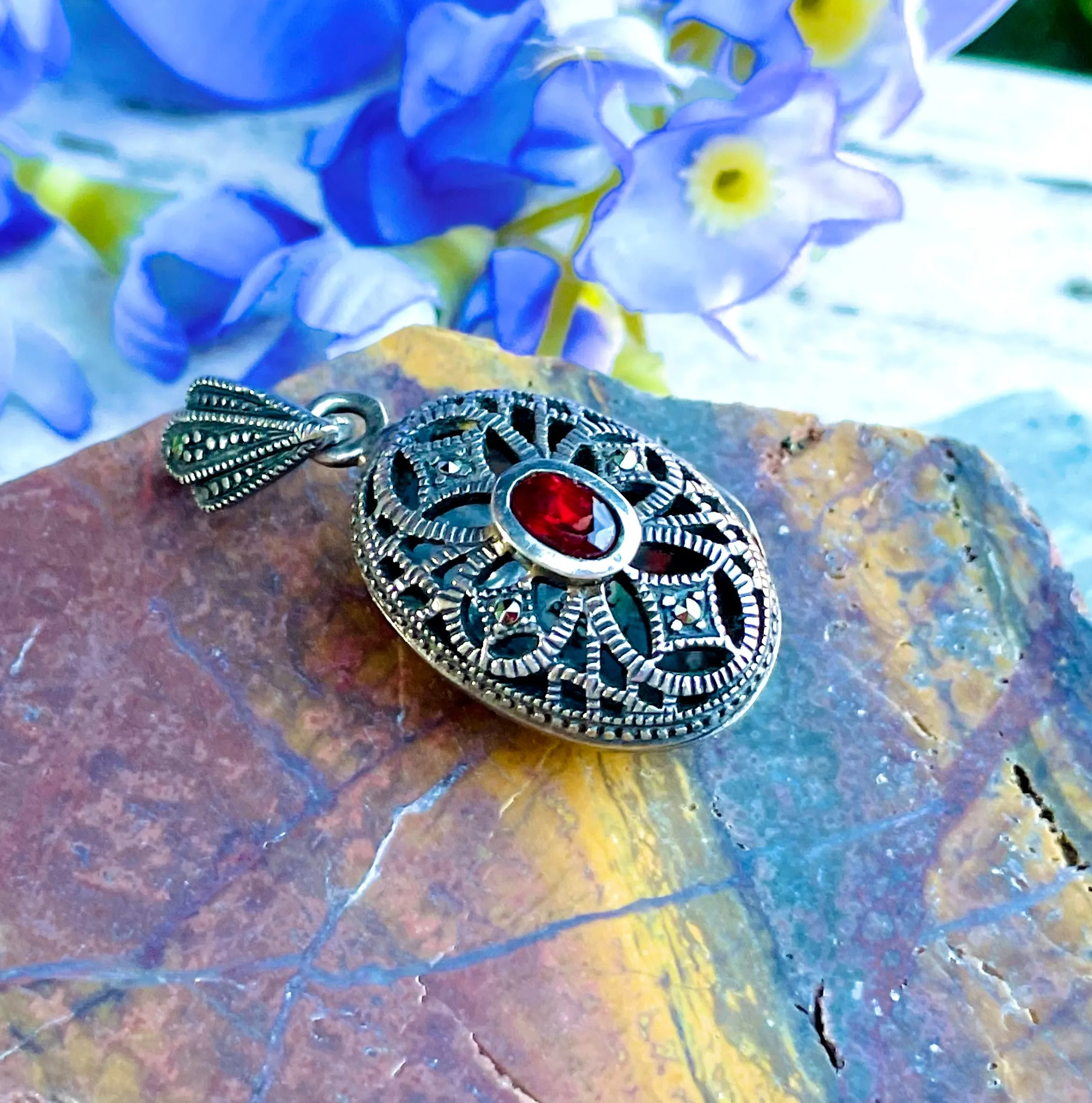 Art Deco Rinc Sterling 925 Garnet Stone Marcasite Filigree Locket Pendant 10.3g