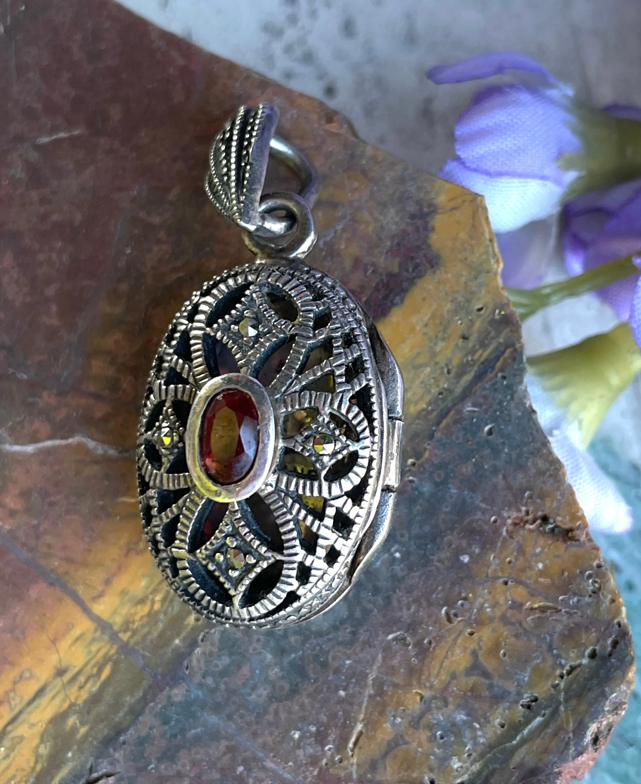 Art Deco Rinc Sterling 925 Garnet Stone Marcasite Filigree Locket Pendant 10.3g