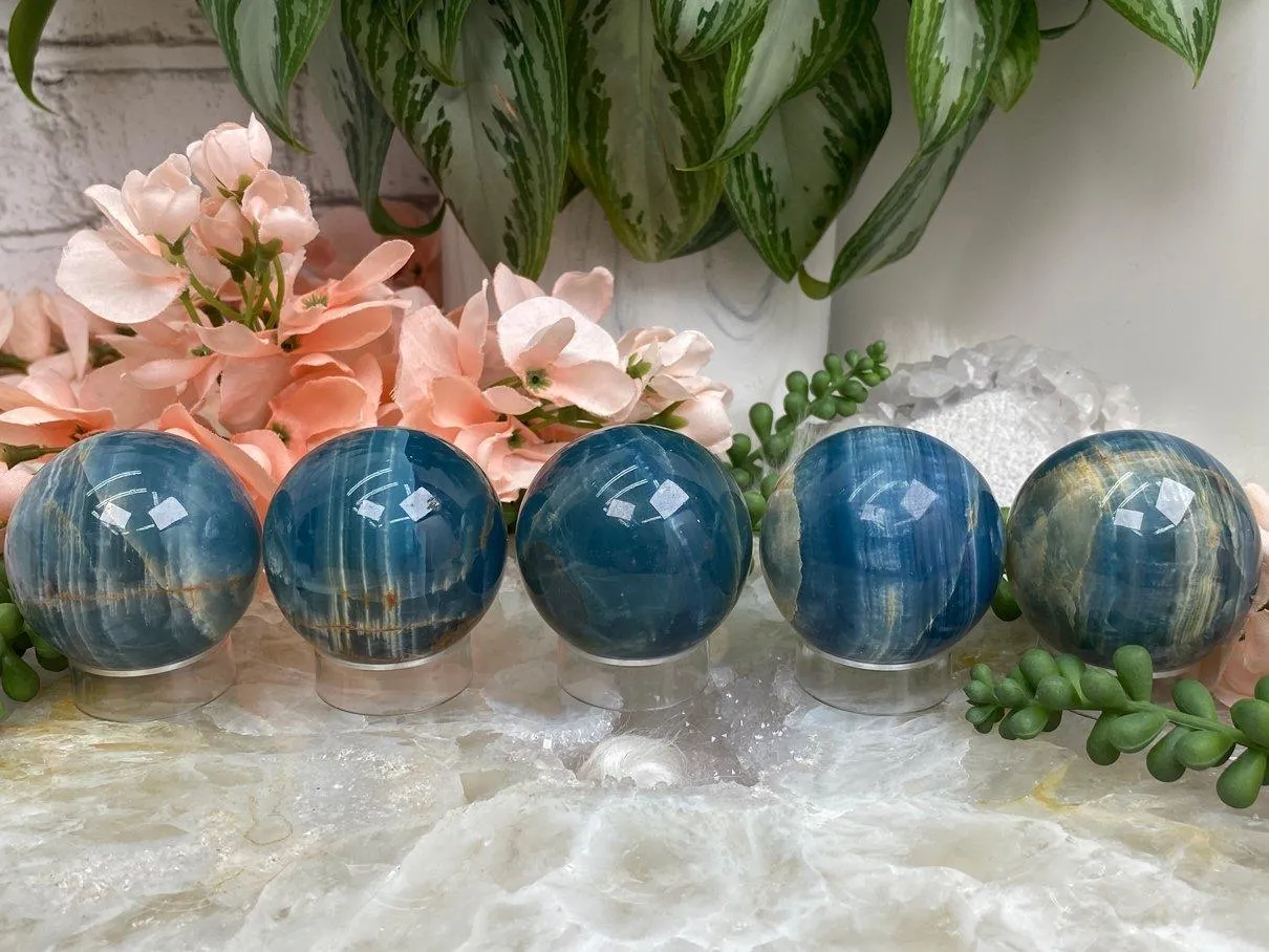 Blue Onyx Spheres & Point