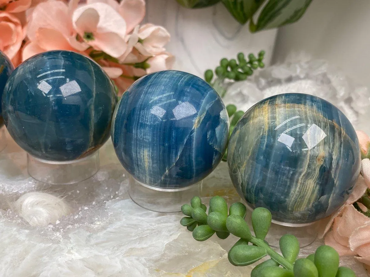 Blue Onyx Spheres & Point