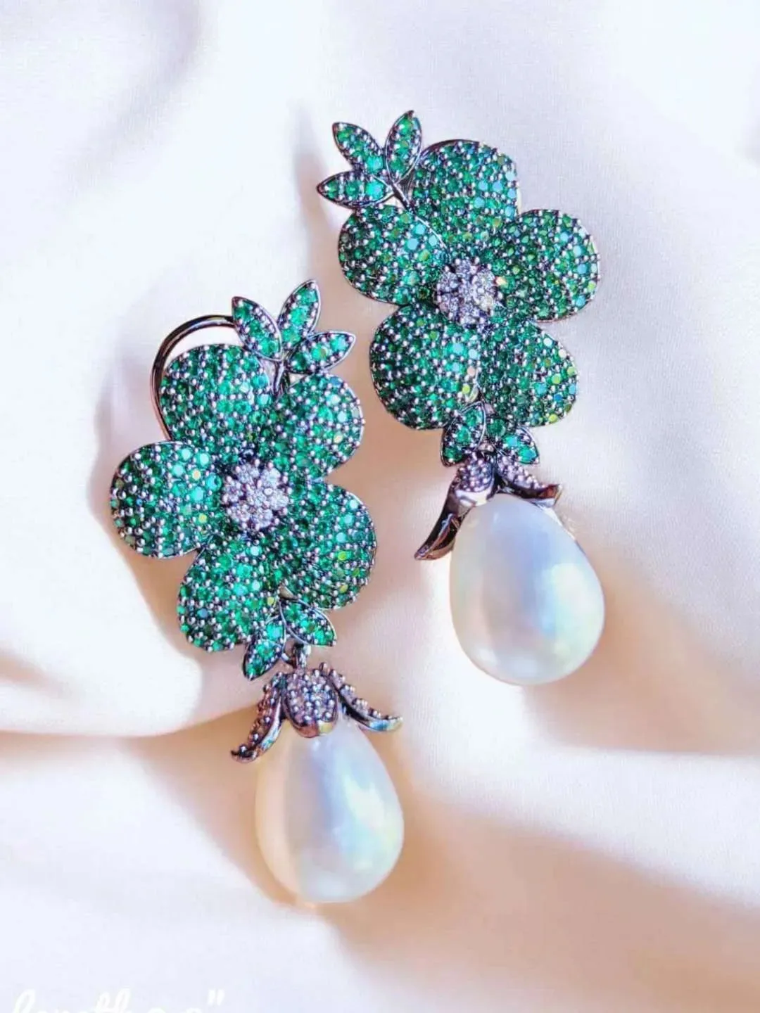 Floral Pearl Earrings