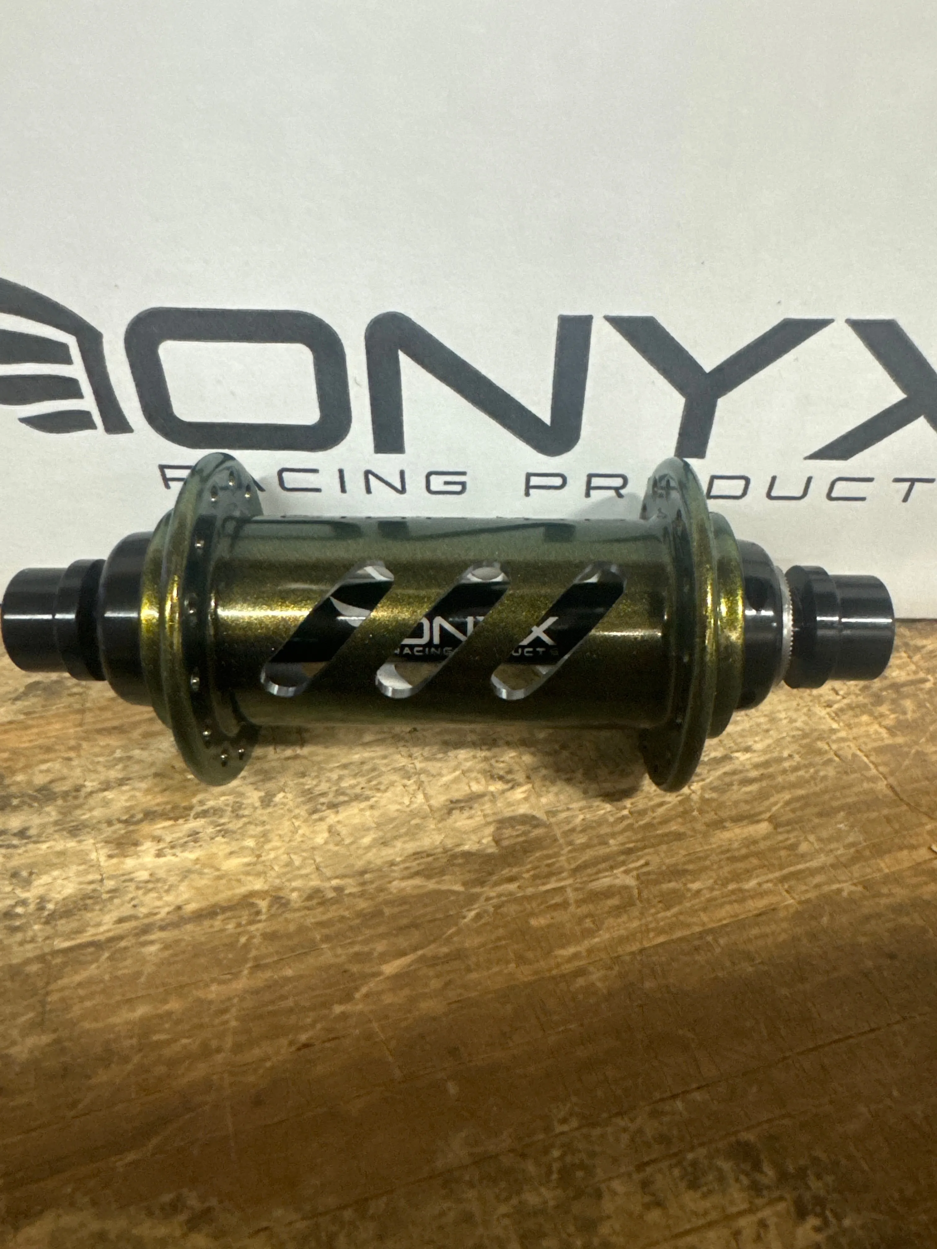 Onyx Hubs Cotm Beetle juice