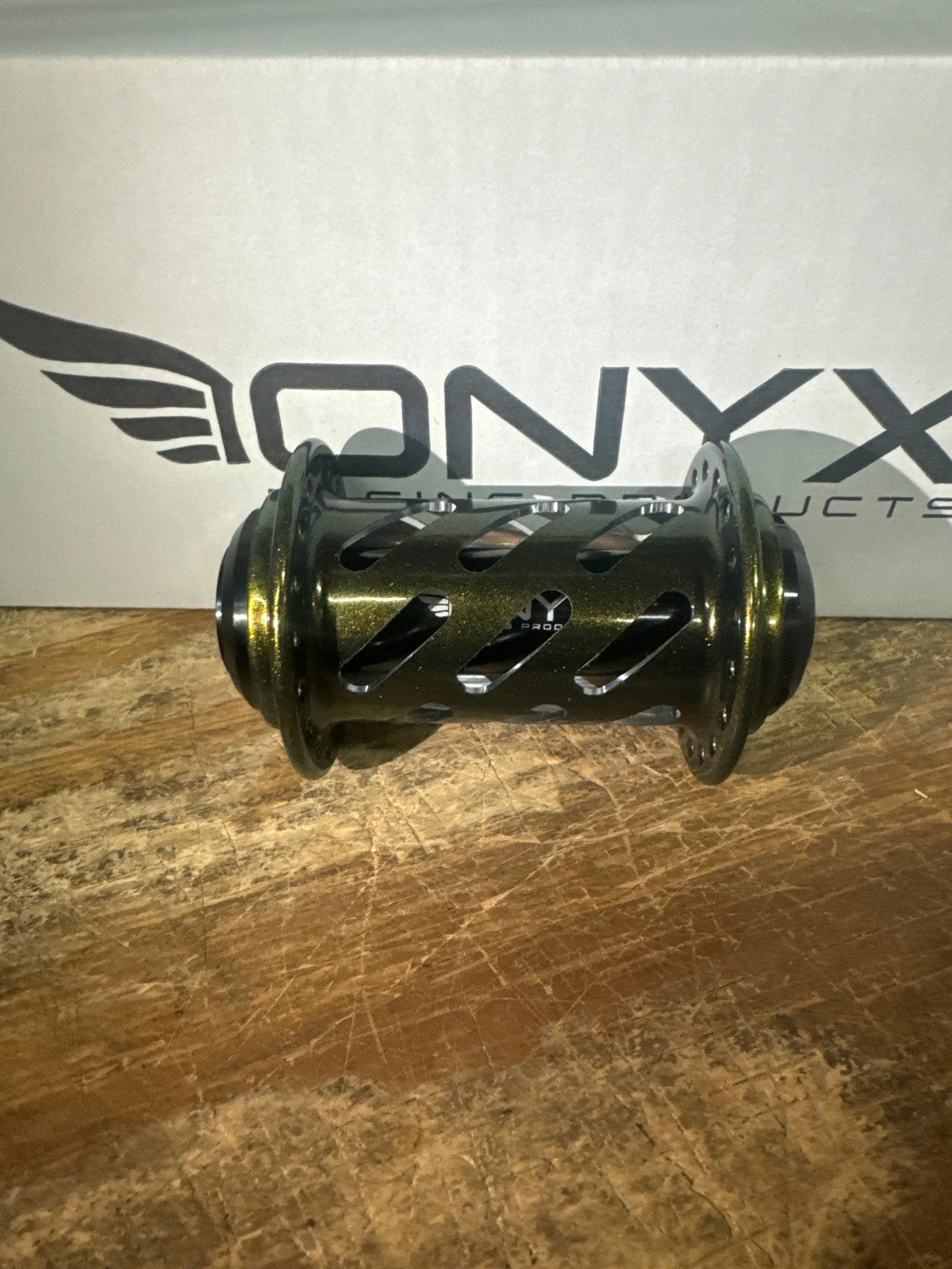 Onyx Hubs Cotm Beetle juice