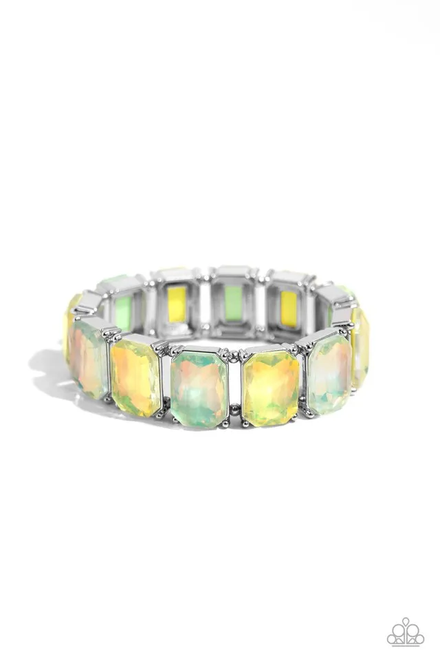 Paparazzi Bracelet ~ Glamorous Getaway - Green