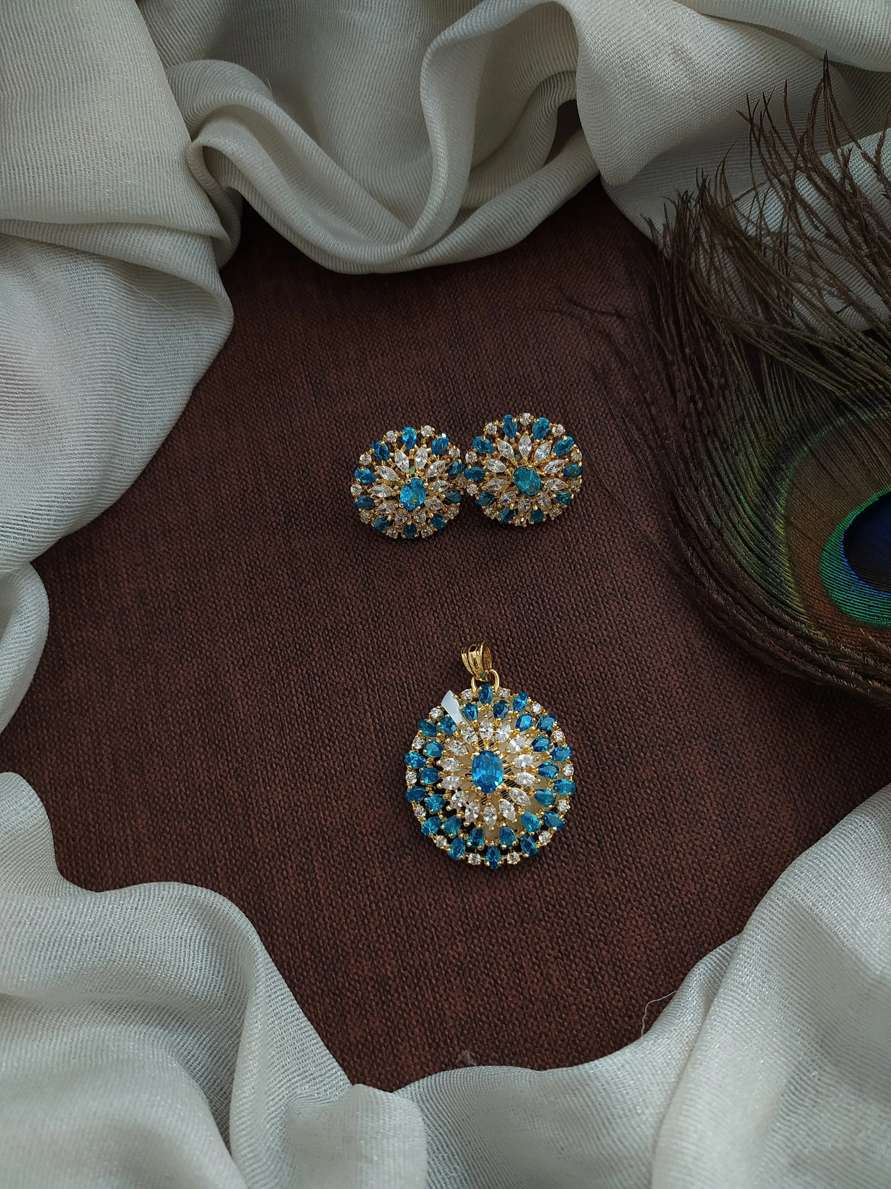 Radiant Gold-Plated Zircon Round Pendant Set