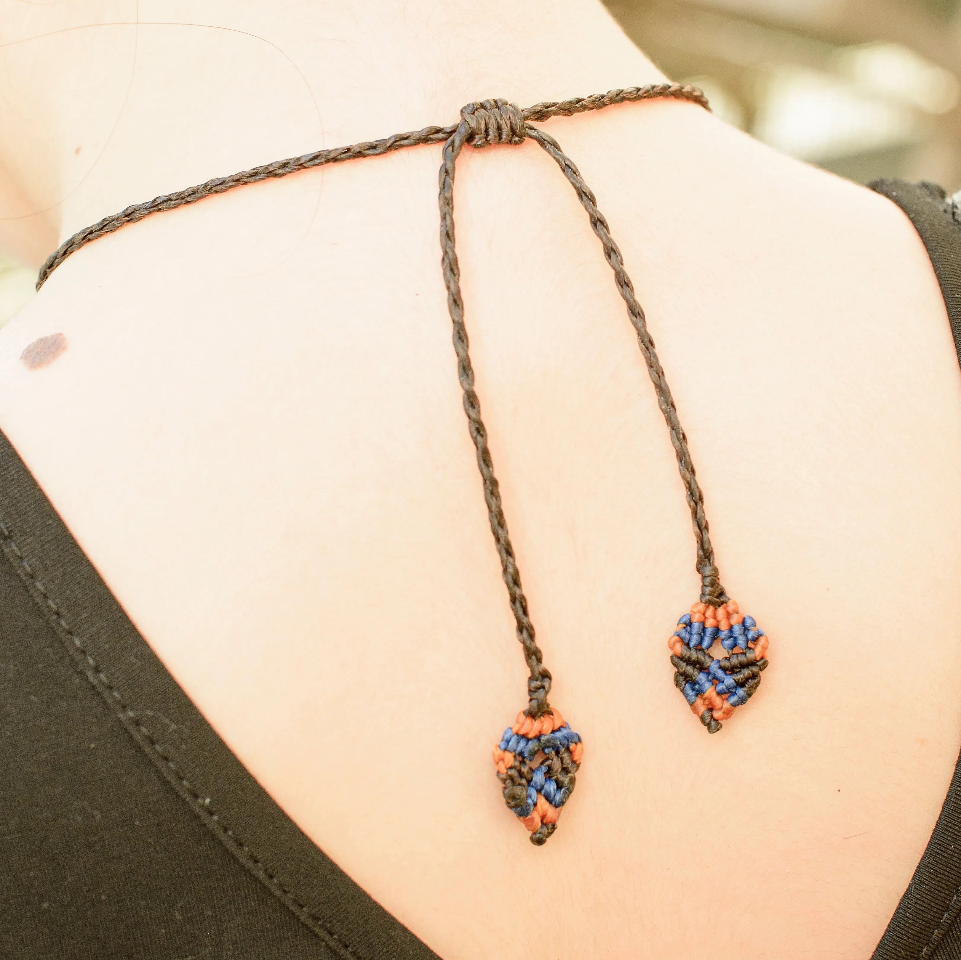 Shankha Macrame Pendant with Lapis Lazuli Stone